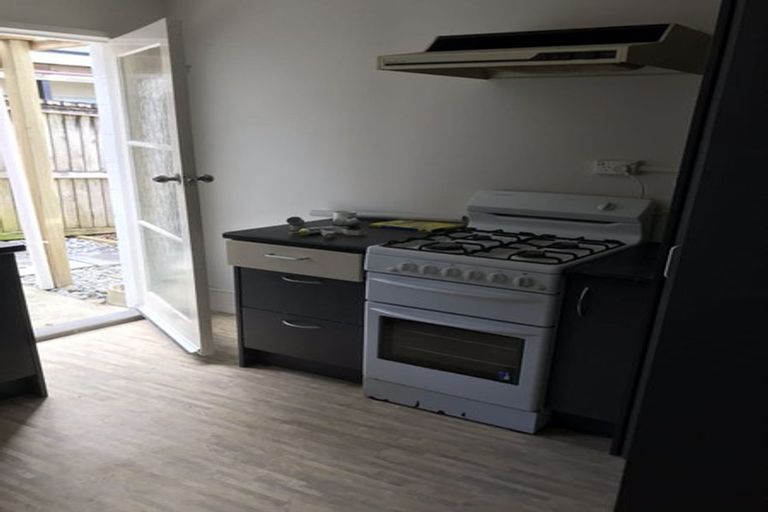 Photo of property in 35b Sartors Avenue, Northcross, Auckland, 0630