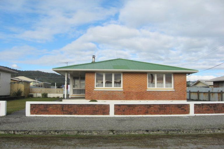Photo of property in 99 Reid Street, Blaketown, Greymouth, 7805