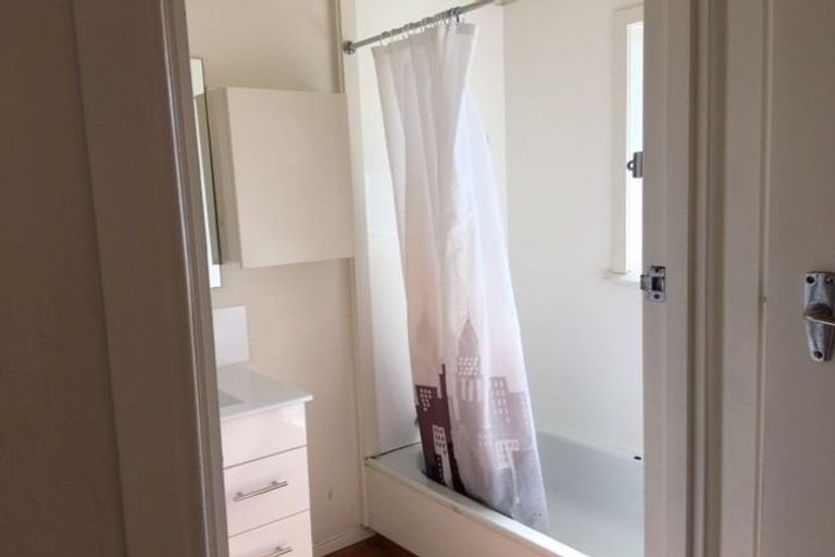 Photo of property in 28 Landscape Road, Papatoetoe, Auckland, 2025