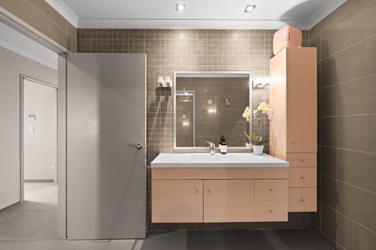 Photo of property in 21 Raddington Way, Huntington, Hamilton, 3210