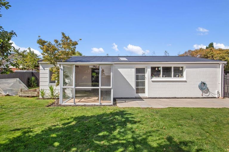 Photo of property in 6a Hurst Place, Parklands, Christchurch, 8083