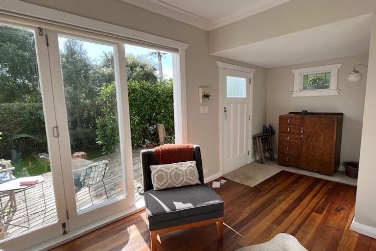 Photo of property in 22 St Michaels Avenue, Point Chevalier, Auckland, 1022