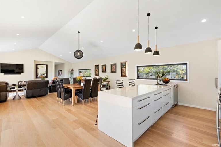 Photo of property in 8 Hovingham Court, Jacks Point, Queenstown, 9371