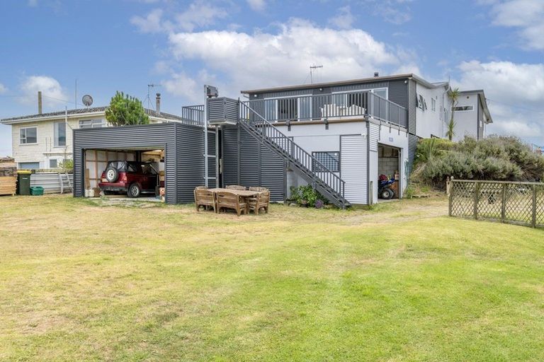 Photo of property in 122 Seabury Avenue, Foxton Beach, Foxton, 4815