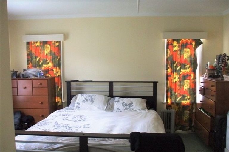 Photo of property in 28 Wainuiomata Road, Wainuiomata, Lower Hutt, 5014