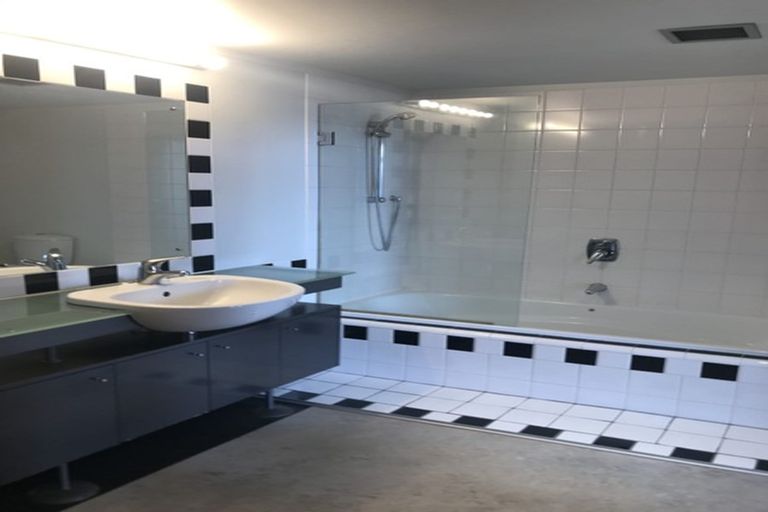 Photo of property in Dominion Apartments, 25/80 Victoria Street, Wellington Central, Wellington, 6011