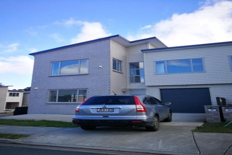 Photo of property in 16 Sunshine Boulevard, Sunnyvale, Auckland, 0612