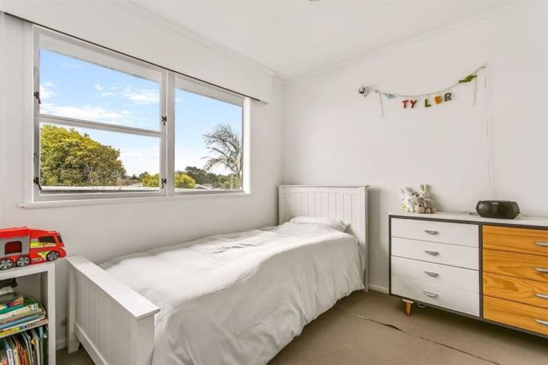 Photo of property in 1/29 Woodside Road, Massey, Auckland, 0614