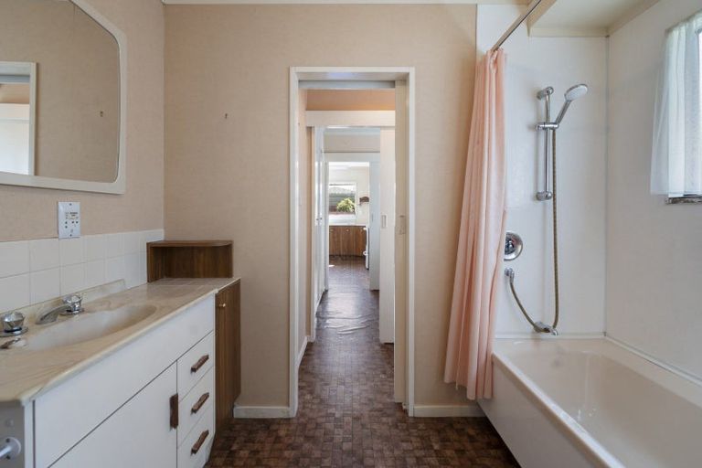 Photo of property in 12 Cargill Grove, Kelvin Grove, Palmerston North, 4414