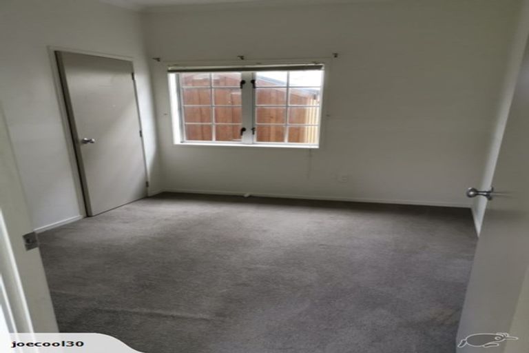 Photo of property in 30 Mulvaney Crescent, Henderson, Auckland, 0612