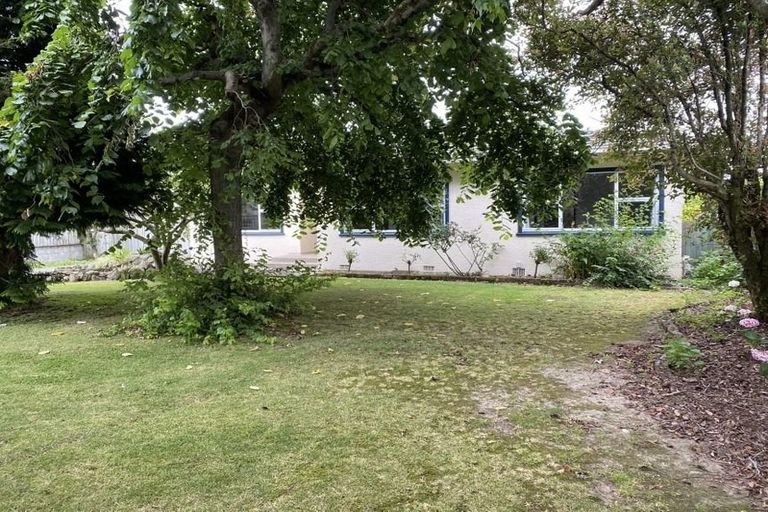 Photo of property in 70 Wood Street, Takaro, Palmerston North, 4410
