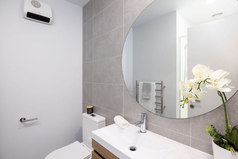 Photo of property in 4/10 New Brighton Road, Shirley, Christchurch, 8061