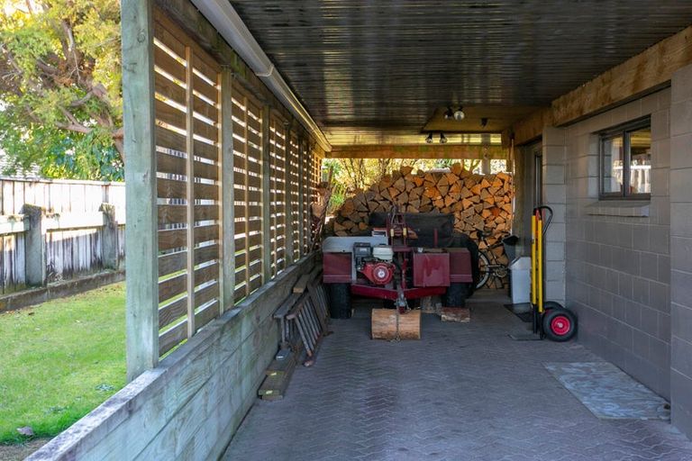 Photo of property in 12 Harvey Street, Waipahihi, Taupo, 3330