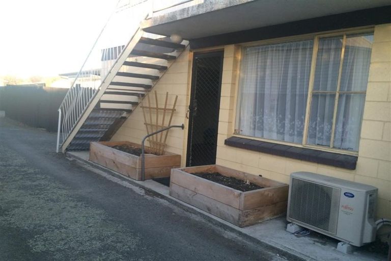 Photo of property in 3/27 Whitmore Street, Edgeware, Christchurch, 8013