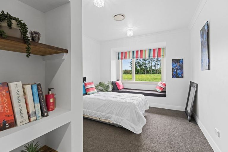 Photo of property in 32 Arthur Road, Paraite, New Plymouth, 4373