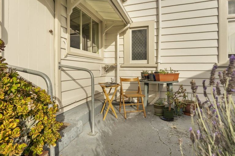 Photo of property in 77 Shamrock Street, Takaro, Palmerston North, 4412