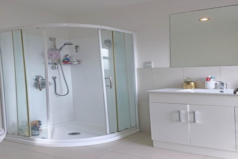 Photo of property in 29 Popokatea Drive, Takanini, 2112