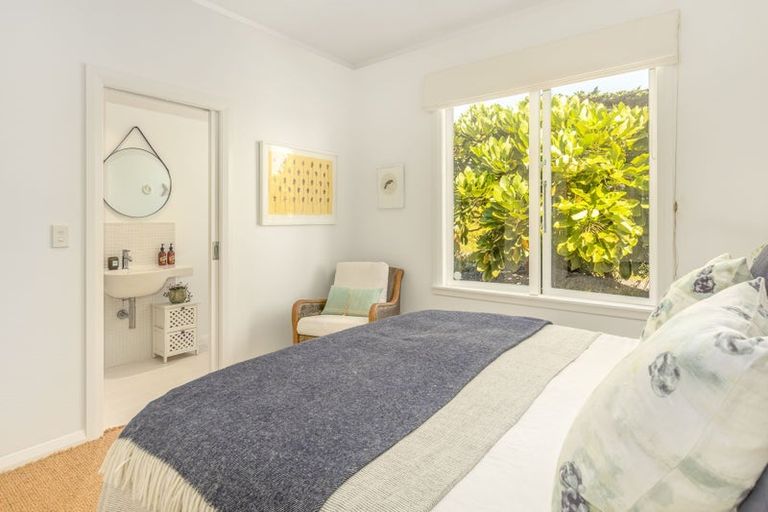 Photo of property in 1 Hydes Road, Raumati South, Paraparaumu, 5032