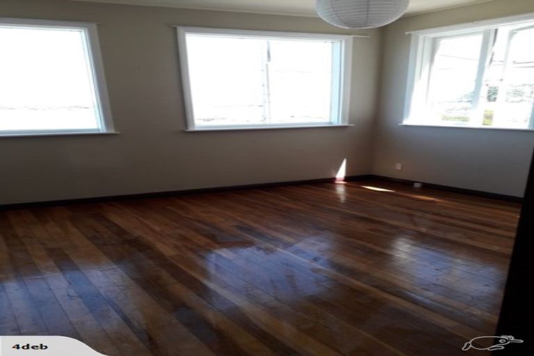 Photo of property in 176 The Esplanade, Island Bay, Wellington, 6023