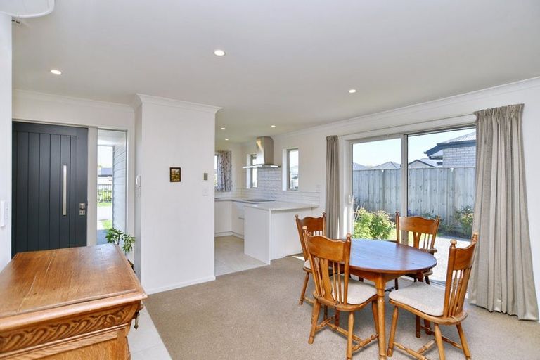 Photo of property in 27 Tutton (pvt) Mews, Rangiora, 7400