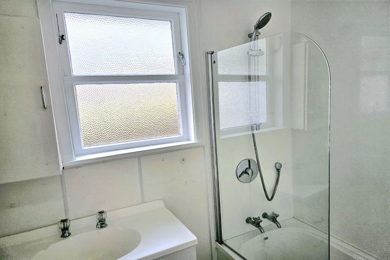 Photo of property in 179 Wainuiomata Road, Wainuiomata, Lower Hutt, 5014