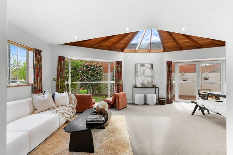 Photo of property in 8 Reading Street, Upper Riccarton, Christchurch, 8041