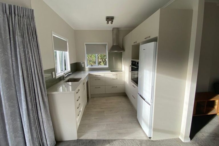 Photo of property in 14 West Road, Northland, Wellington, 6012