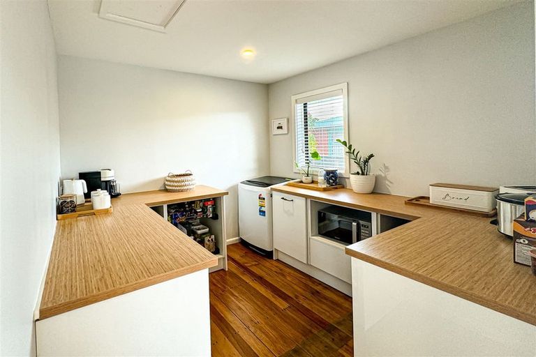 Photo of property in 142 Pacific Road, North New Brighton, Christchurch, 8083