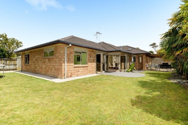 Photo of property in 27 Sovereign Drive, Papamoa Beach, Papamoa, 3118