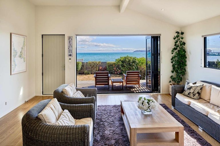 Photo of property in 43 Moana Road, Plimmerton, Porirua, 5026