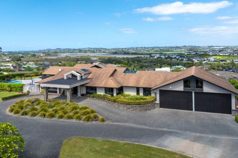 Photo of property in 115 Grand Drive, Orewa, 0931