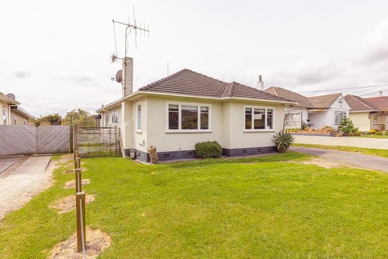 Photo of property in 18 Toi Street, Tawhero, Whanganui, 4501