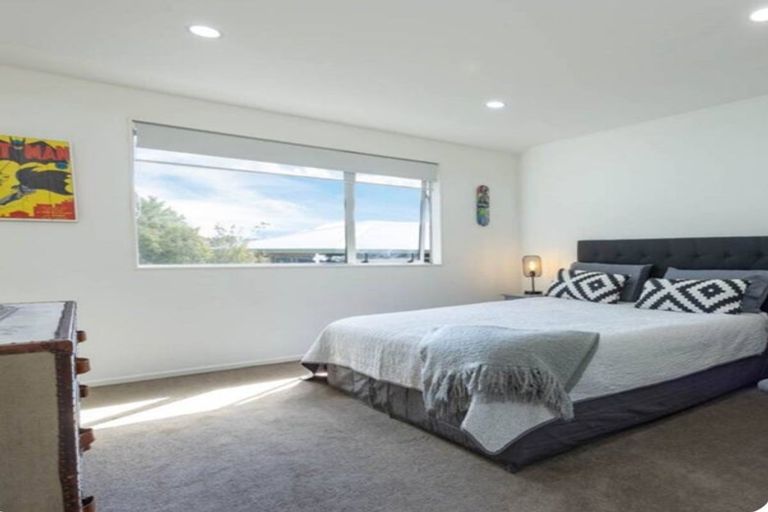 Photo of property in 20d Kaurilands Road, Titirangi, Auckland, 0604