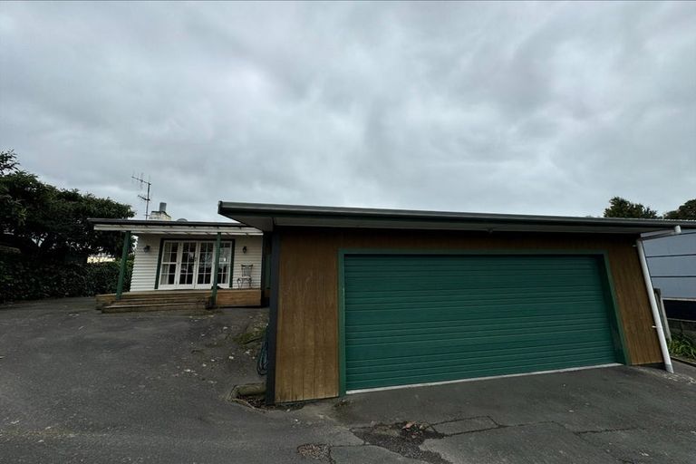Photo of property in 15 Awarua Crescent, Havelock North, 4130