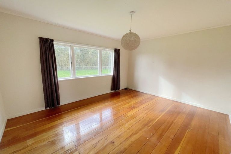 Photo of property in 257 Red Hills Road, Massey, Henderson, 0782