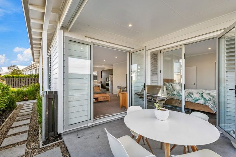 Photo of property in 4 Kuku Avenue, Red Beach, 0932