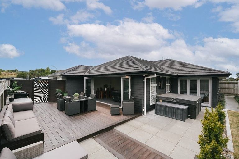 Photo of property in 12 Serenity Crescent, Kelvin Grove, Palmerston North, 4414