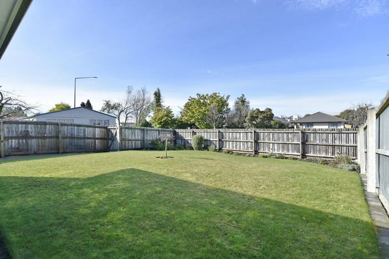 Photo of property in 241 Wainoni Road, Avondale, Christchurch, 8061