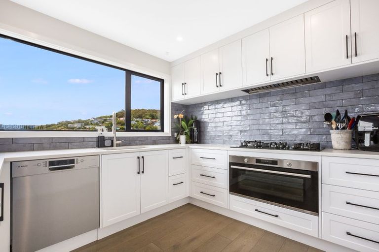 Photo of property in 158b Kahu Road, Paremata, Porirua, 5024