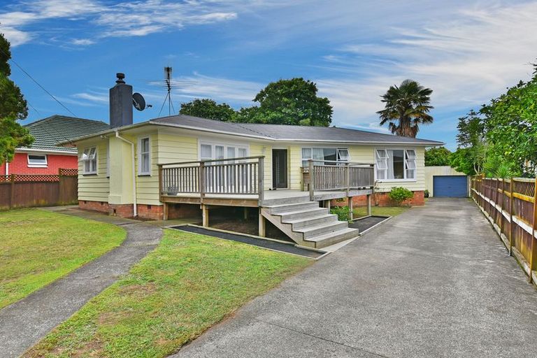 Photo of property in 5 Coles Place, Manurewa, Auckland, 2102