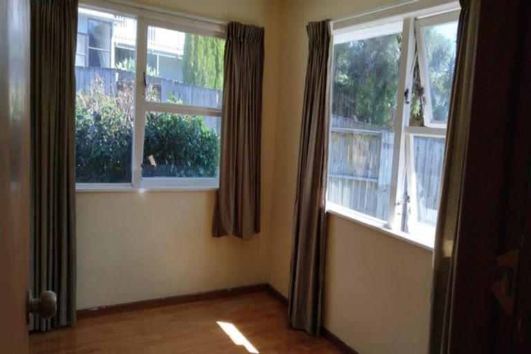 Photo of property in 25 Diana Drive, Glenfield, Auckland, 0627