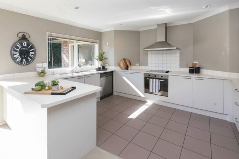 Photo of property in 13a Rodney Street, Howick, Auckland, 2014