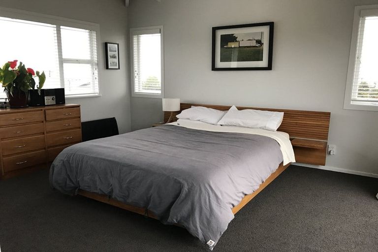 Photo of property in 33 Dakota Avenue, Beach Haven, Auckland, 0626