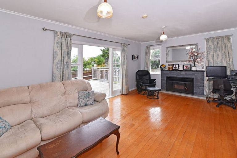 Photo of property in 5 Coles Place, Manurewa, Auckland, 2102