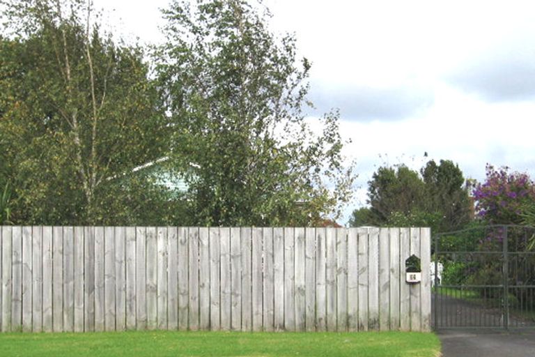 Photo of property in 2/37 Woodside Road, Massey, Auckland, 0614