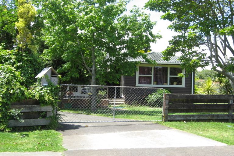 Photo of property in 8 Toatoa Place, Mangere Bridge, Auckland, 2022