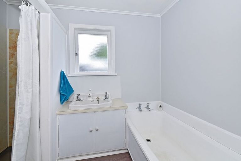 Photo of property in 5 Coles Place, Manurewa, Auckland, 2102