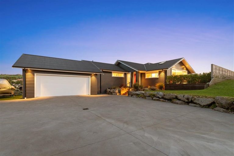 Photo of property in 43 Great West Road, Matipo Heights, Rotorua, 3015