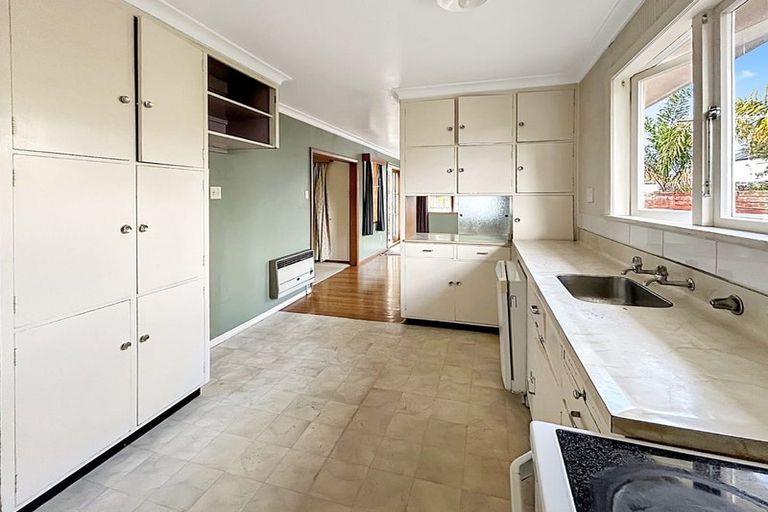 Photo of property in 12 Batt Street, West End, Palmerston North, 4410