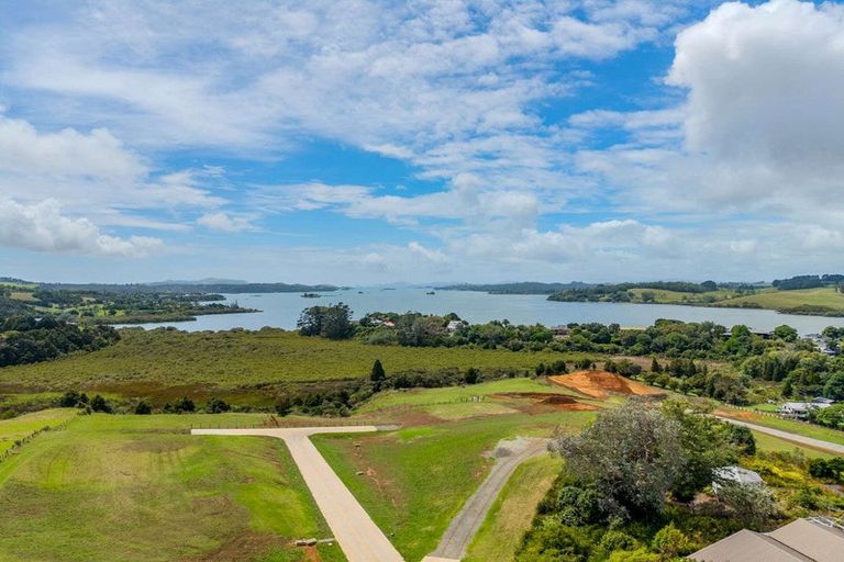 Photo of property in 77 Skudders Beach Road, Kerikeri, 0294